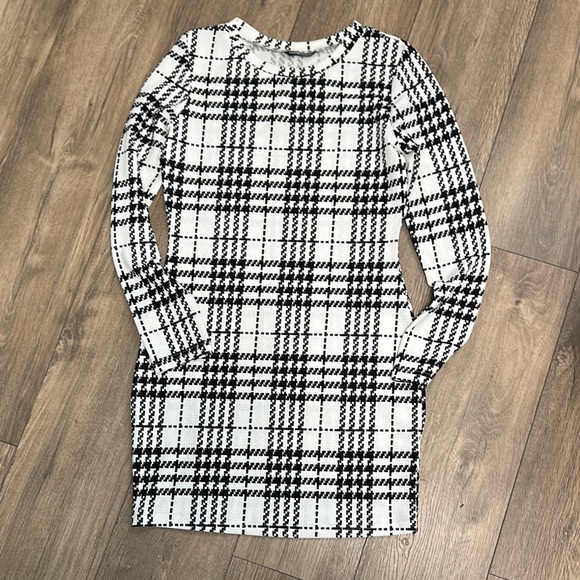 Black and White Plaid Dress - Picture 1 of 4